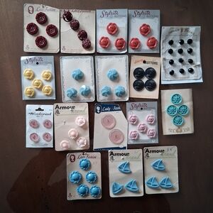 Lot Of 71 Vintage Carded Plastic Buttons 1940s Blue Pink Red Yellow